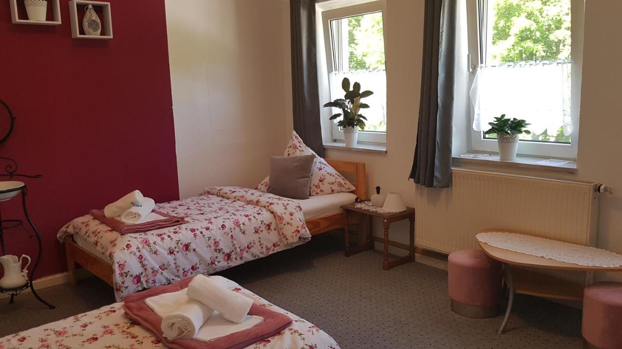 Gasthaus Alter Bahnhof Hotell Metzdorf Eksteriør bilde